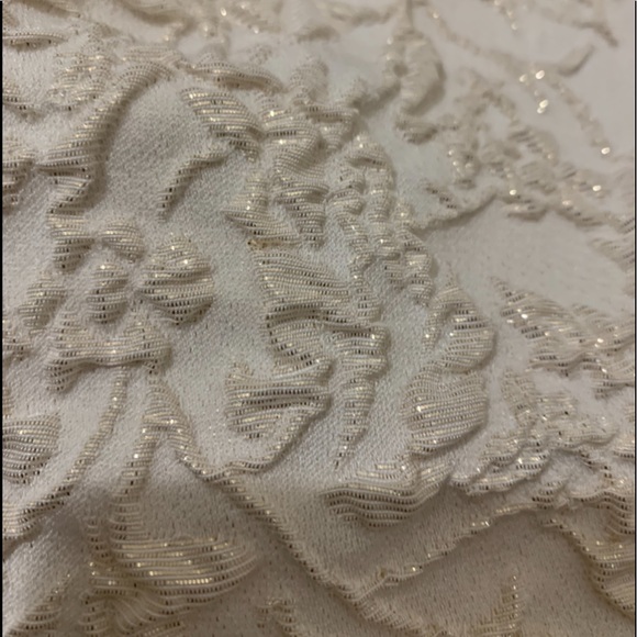 Off the shoulder cream gown - Picture 4 of 7